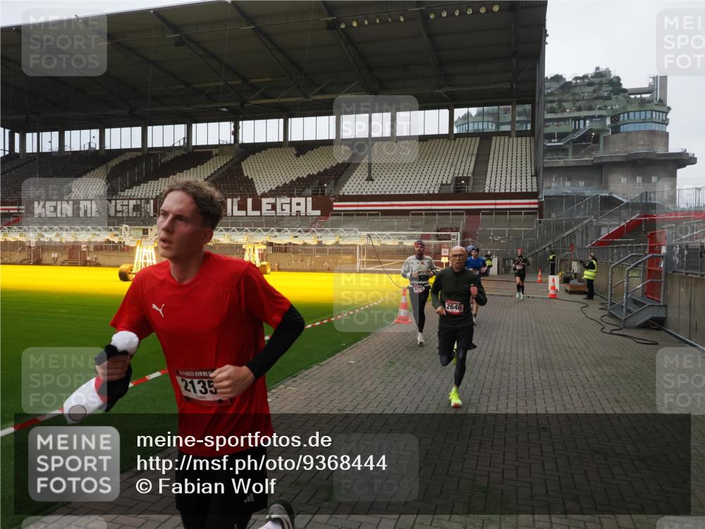 07.12.2025 - St. Pauli X-Mass-Run No. 15 Fabian Wolf http://msf.ph/oto/9368444 07.12.2025 09:51:17 Ziel 13, 615, 1258, 2030, 2135, 2646, 3110, 4273 meine-sportfotos.de