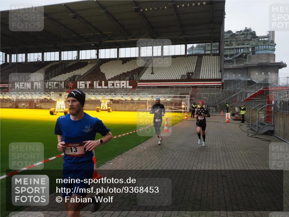 07.12.2025 - St. Pauli X-Mass-Run No. 15 Fabian Wolf http://msf.ph/oto/9368453 07.12.2025 09:51:20 Ziel 13, 1258, 2030, 2135, 2646, 3110, 4273 meine-sportfotos.de