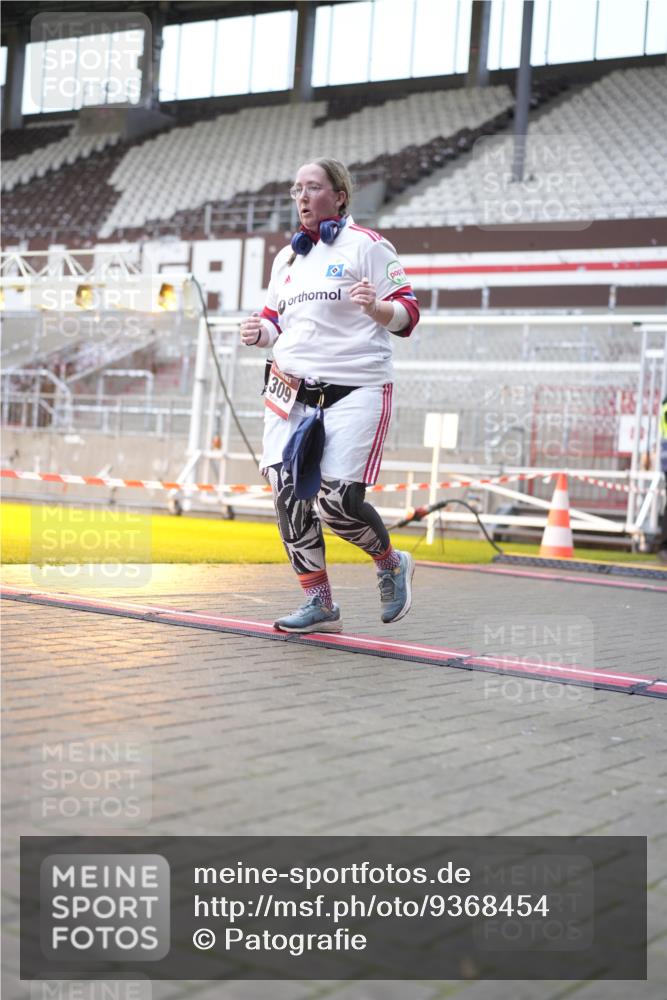 07.12.2025 - St. Pauli X-Mass-Run No. 15 Patografie http://msf.ph/oto/9368454 07.12.2025 11:11:23 Ziel 171, 182, 190, 411, 777, 787, 788, 812, 815, 817, 832, 841, 909, 1145, 1146, 1147, 1309, 1321, 1557, 1565, 1568, 1589, 1619, 1767, 1770, 4801, 4805, 4806, 4810, 4813, 5005, 5006 meine-sportfotos.de