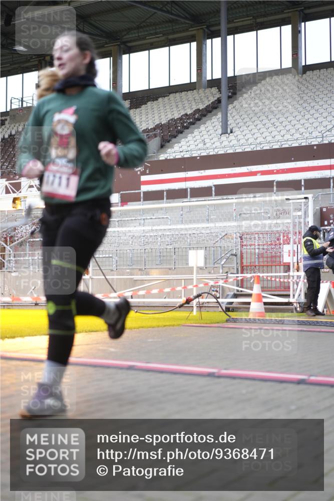 07.12.2025 - St. Pauli X-Mass-Run No. 15 Patografie http://msf.ph/oto/9368471 07.12.2025 11:11:31 Ziel 171, 182, 190, 1309, 1321, 1589, 1711, 1714, 1767, 1770 meine-sportfotos.de