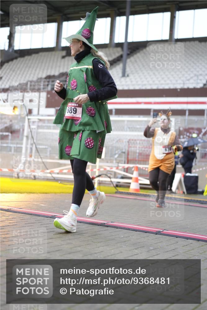 07.12.2025 - St. Pauli X-Mass-Run No. 15 Patografie http://msf.ph/oto/9368481 07.12.2025 11:11:39 Ziel 679, 689, 690, 1186, 1321, 1589, 1711, 1714, 1767 meine-sportfotos.de