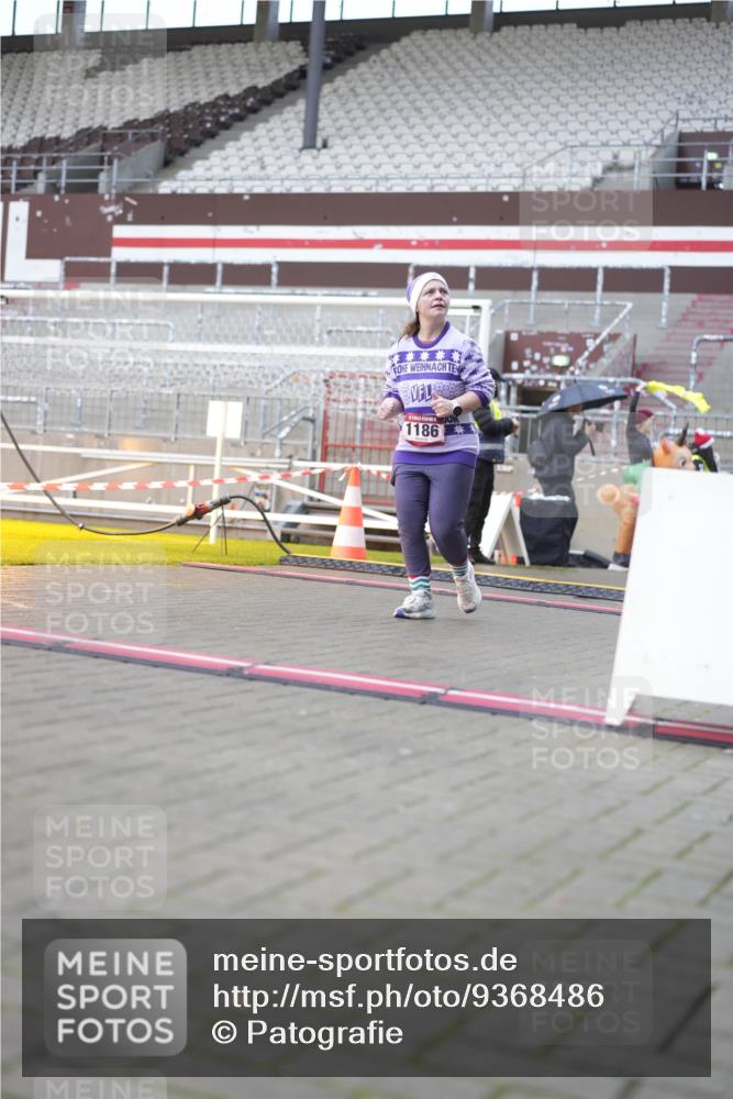 07.12.2025 - St. Pauli X-Mass-Run No. 15 Patografie http://msf.ph/oto/9368486 07.12.2025 11:11:41 Ziel 679, 689, 690, 1186, 1321, 1589, 1711, 1714 meine-sportfotos.de
