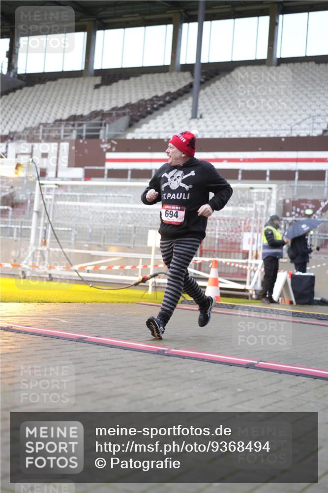 07.12.2025 - St. Pauli X-Mass-Run No. 15 Patografie http://msf.ph/oto/9368494 07.12.2025 11:11:47 Ziel 408, 437, 679, 689, 690, 694, 1186 meine-sportfotos.de