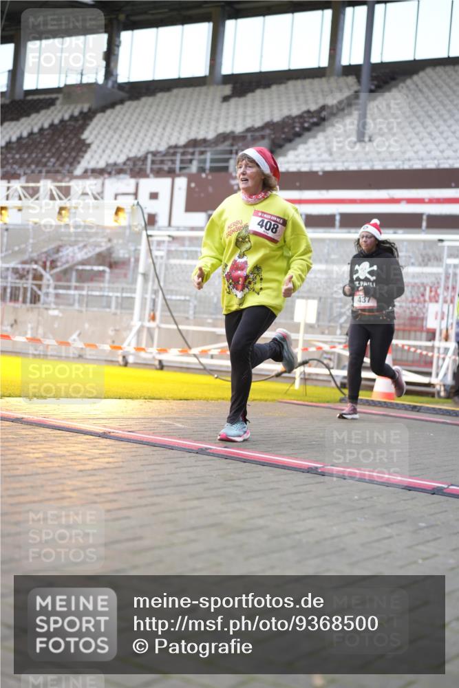 07.12.2025 - St. Pauli X-Mass-Run No. 15 Patografie http://msf.ph/oto/9368500 07.12.2025 11:11:50 Ziel 408, 437, 679, 689, 690, 694, 1186 meine-sportfotos.de