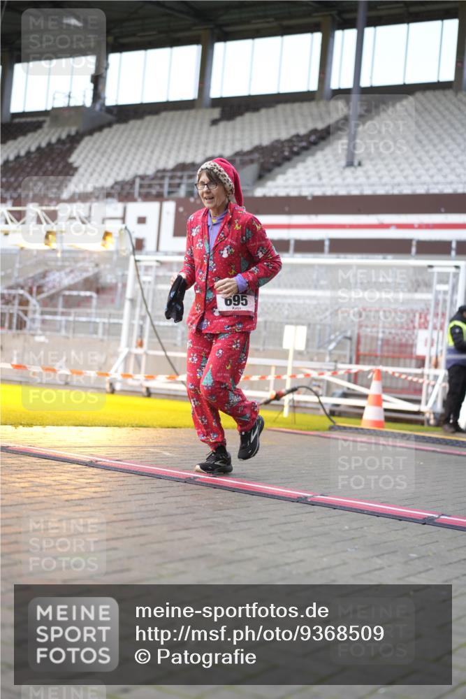 07.12.2025 - St. Pauli X-Mass-Run No. 15 Patografie http://msf.ph/oto/9368509 07.12.2025 11:11:57 Ziel 388, 408, 416, 437, 694, 695, 819, 1186, 1246, 1278 meine-sportfotos.de