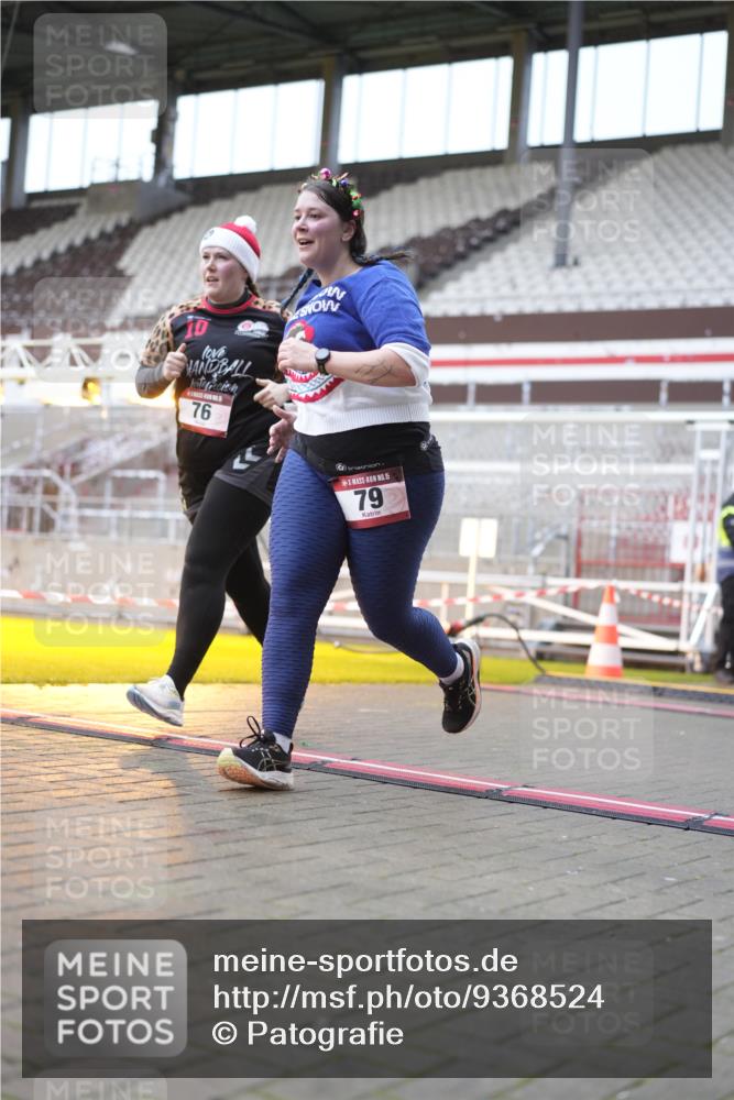 07.12.2025 - St. Pauli X-Mass-Run No. 15 Patografie http://msf.ph/oto/9368524 07.12.2025 11:12:08 Ziel 76, 79, 388, 416, 597, 605, 695, 819, 836, 888, 1246, 1278 meine-sportfotos.de
