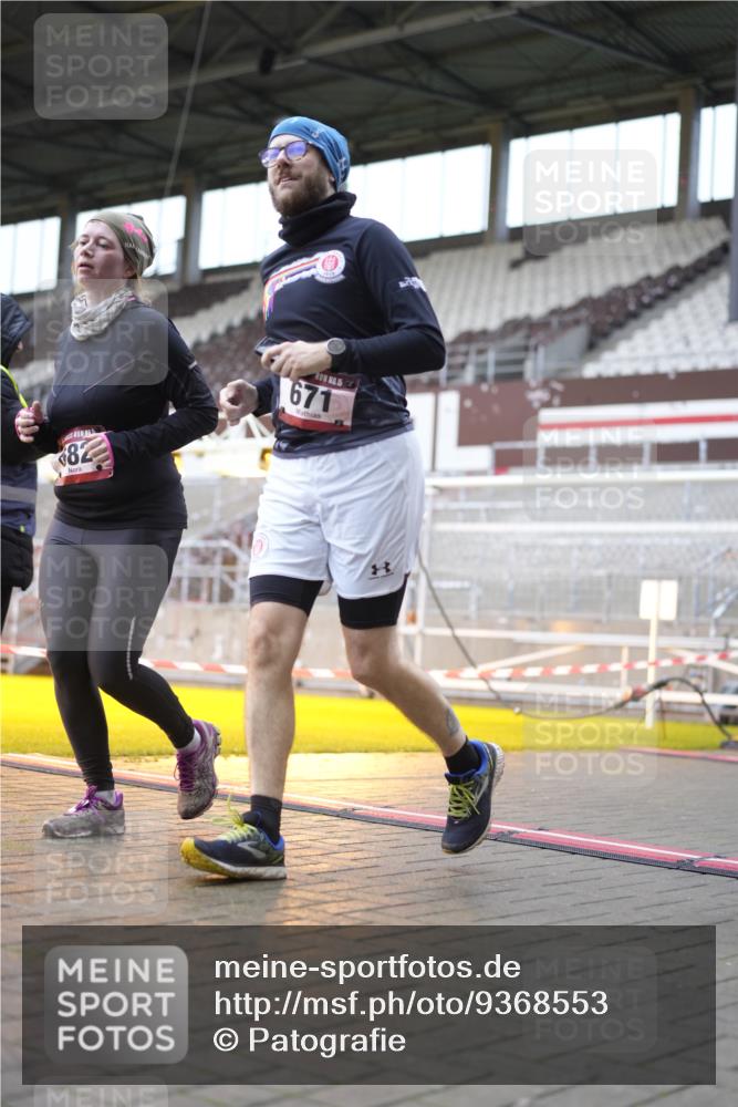 07.12.2025 - St. Pauli X-Mass-Run No. 15 Patografie http://msf.ph/oto/9368553 07.12.2025 11:12:17 Ziel 46, 76, 79, 218, 597, 605, 663, 671, 682, 718, 836, 839, 888, 2858 meine-sportfotos.de