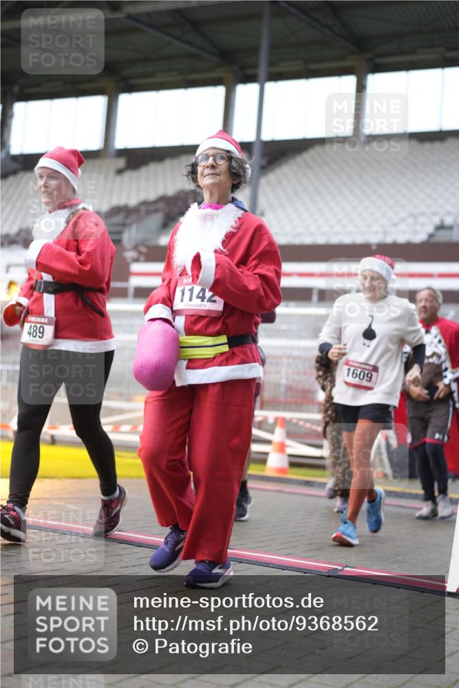 07.12.2025 - St. Pauli X-Mass-Run No. 15 Patografie http://msf.ph/oto/9368562 07.12.2025 11:12:26 Ziel 46, 218, 489, 597, 663, 671, 682, 718, 836, 839, 888, 1142, 1261, 1423, 1609, 1610, 2858 meine-sportfotos.de