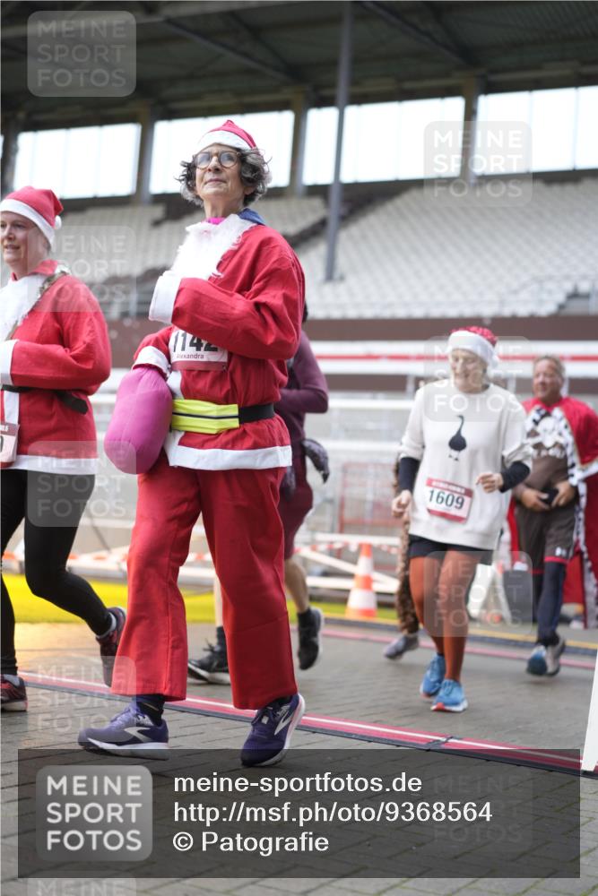 07.12.2025 - St. Pauli X-Mass-Run No. 15 Patografie http://msf.ph/oto/9368564 07.12.2025 11:12:26 Ziel 46, 218, 489, 597, 663, 671, 682, 718, 836, 839, 888, 1142, 1261, 1423, 1609, 1610, 2858 meine-sportfotos.de