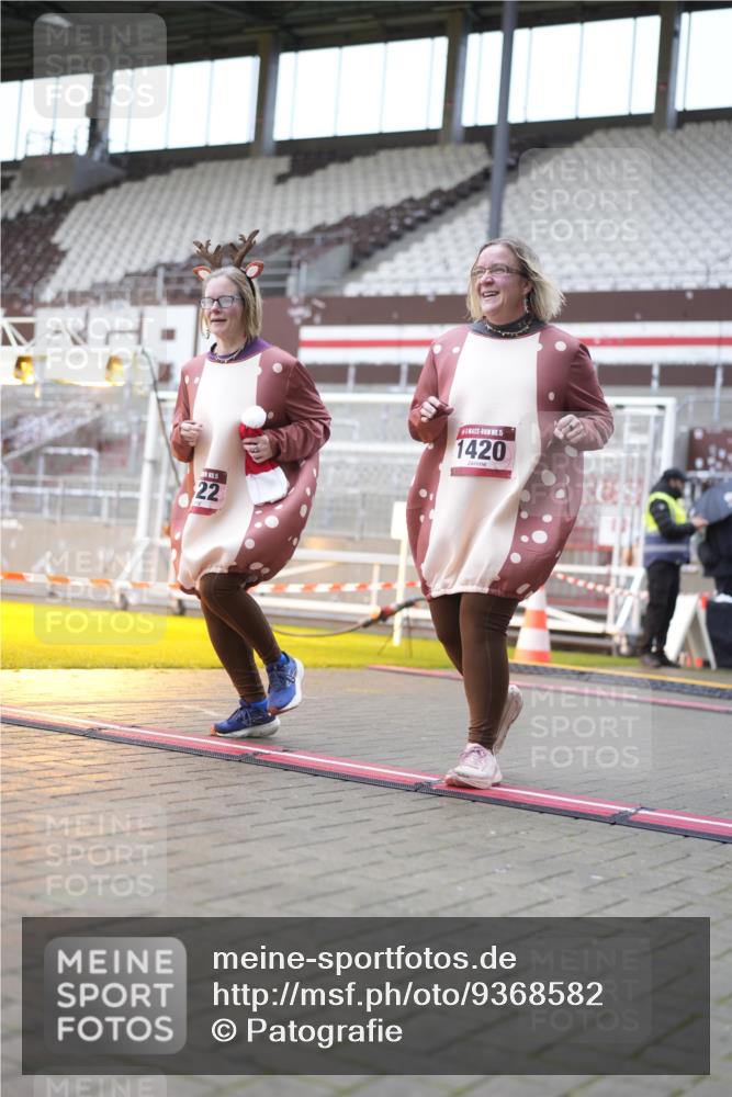 07.12.2025 - St. Pauli X-Mass-Run No. 15 Patografie http://msf.ph/oto/9368582 07.12.2025 11:12:36 Ziel 46, 489, 494, 663, 1142, 1261, 1420, 1422, 1423, 1609, 1610, 4794, 4802, 4804 meine-sportfotos.de