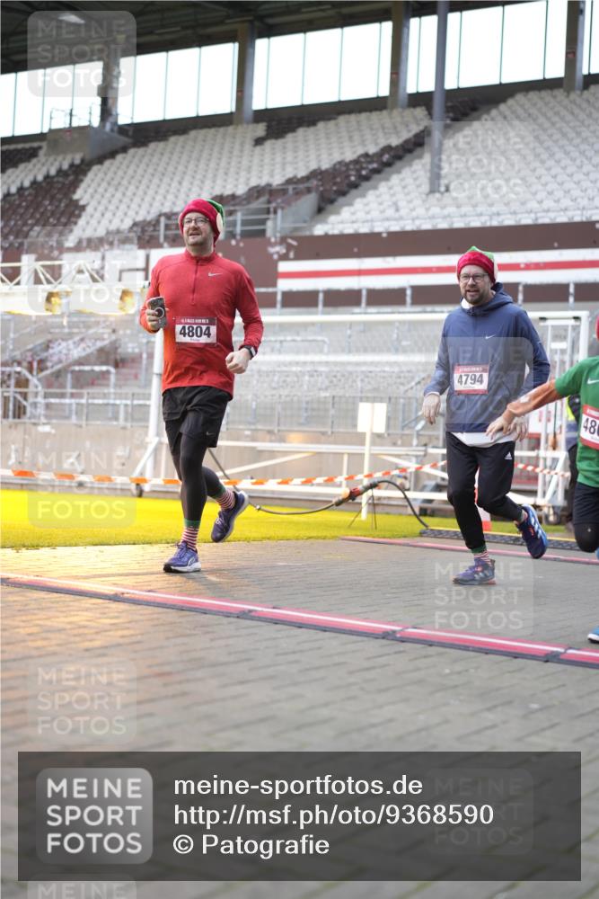 07.12.2025 - St. Pauli X-Mass-Run No. 15 Patografie http://msf.ph/oto/9368590 07.12.2025 11:12:41 Ziel 494, 1261, 1420, 1422, 1423, 1609, 1610, 3167, 4794, 4795, 4796, 4802, 4804 meine-sportfotos.de