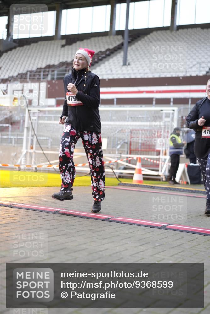 07.12.2025 - St. Pauli X-Mass-Run No. 15 Patografie http://msf.ph/oto/9368599 07.12.2025 11:12:45 Ziel 494, 681, 919, 1420, 1422, 1423, 3167, 4794, 4795, 4796, 4802, 4804 meine-sportfotos.de