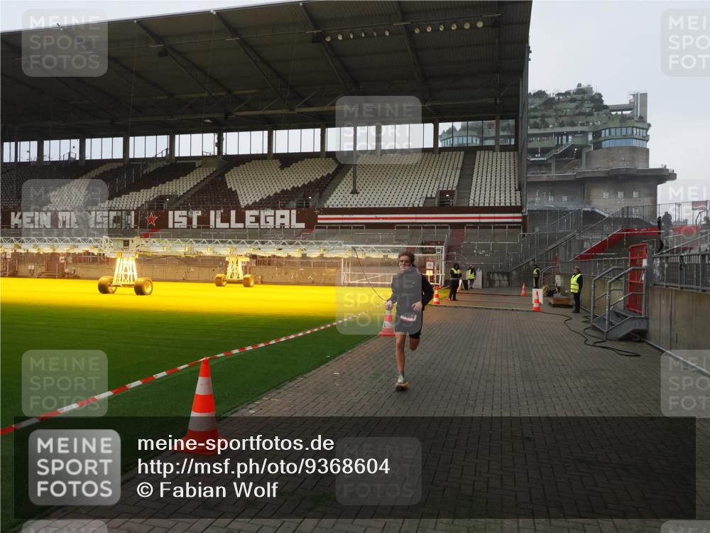 07.12.2025 - St. Pauli X-Mass-Run No. 15 Fabian Wolf http://msf.ph/oto/9368604 07.12.2025 09:53:18 Ziel 518, 3684 meine-sportfotos.de
