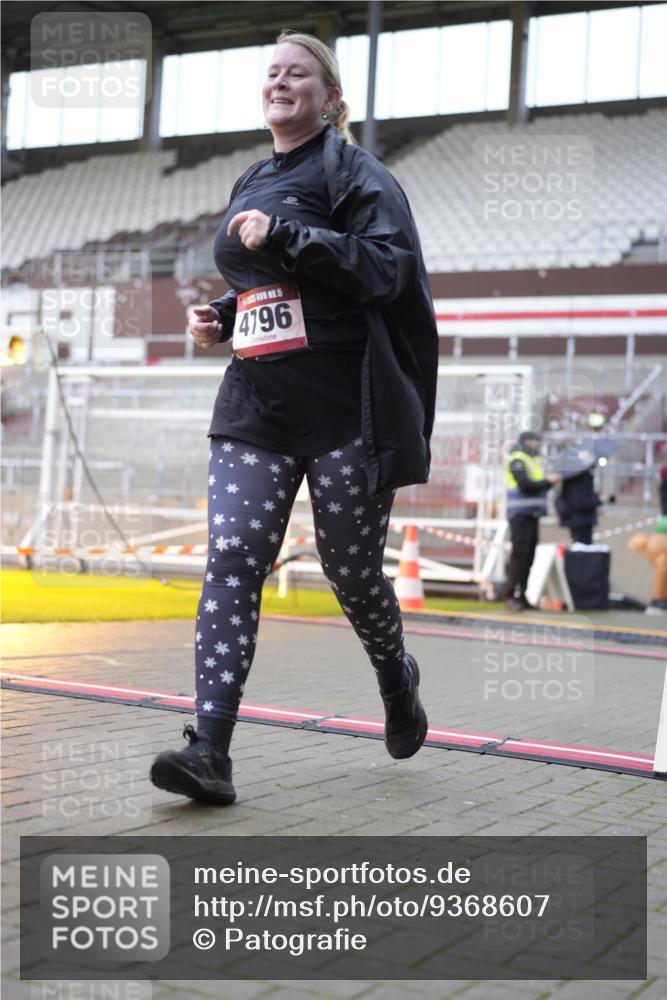 07.12.2025 - St. Pauli X-Mass-Run No. 15 Patografie http://msf.ph/oto/9368607 07.12.2025 11:12:46 Ziel 494, 681, 919, 1420, 1422, 3167, 4794, 4795, 4796, 4802, 4804 meine-sportfotos.de