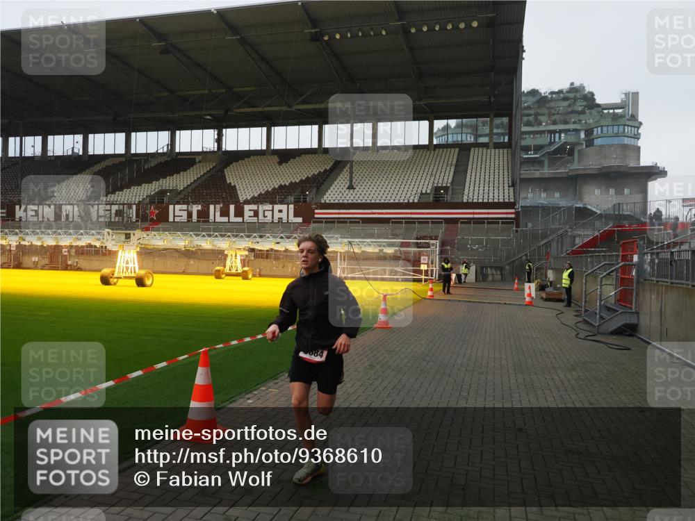 07.12.2025 - St. Pauli X-Mass-Run No. 15 Fabian Wolf http://msf.ph/oto/9368610 07.12.2025 09:53:18 Ziel 518, 3684 meine-sportfotos.de