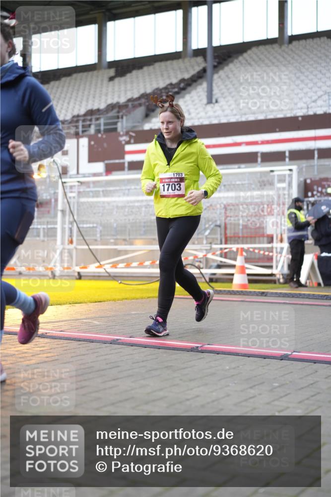 07.12.2025 - St. Pauli X-Mass-Run No. 15 Patografie http://msf.ph/oto/9368620 07.12.2025 11:12:53 Ziel 494, 681, 683, 684, 919, 1175, 1178, 1703, 3167, 4794, 4795, 4796, 4802, 4804 meine-sportfotos.de