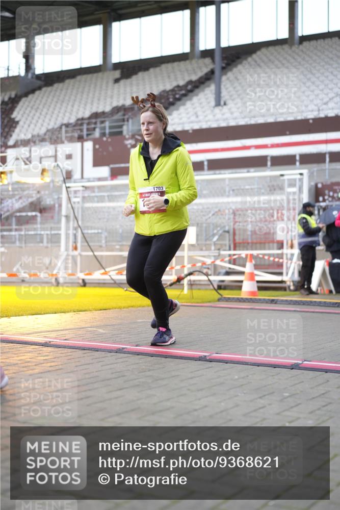 07.12.2025 - St. Pauli X-Mass-Run No. 15 Patografie http://msf.ph/oto/9368621 07.12.2025 11:12:53 Ziel 494, 681, 683, 684, 919, 1175, 1178, 1703, 3167, 4794, 4795, 4796, 4802, 4804 meine-sportfotos.de