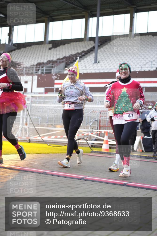 07.12.2025 - St. Pauli X-Mass-Run No. 15 Patografie http://msf.ph/oto/9368633 07.12.2025 11:13:04 Ziel 17, 22, 47, 681, 683, 684, 919, 1022, 1175, 1178, 1645, 1646, 1647, 1703 meine-sportfotos.de