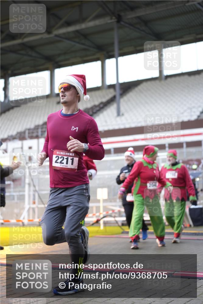 07.12.2025 - St. Pauli X-Mass-Run No. 15 Patografie http://msf.ph/oto/9368705 07.12.2025 11:14:32 Ziel 525, 1776, 1778, 1798, 1804, 1805, 1806, 1807, 2040, 2211, 4010 meine-sportfotos.de
