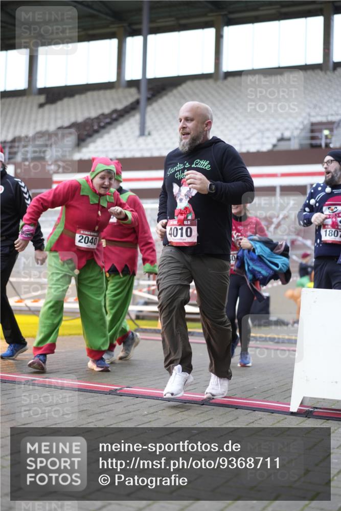 07.12.2025 - St. Pauli X-Mass-Run No. 15 Patografie http://msf.ph/oto/9368711 07.12.2025 11:14:34 Ziel 525, 1776, 1778, 1798, 1804, 1805, 1806, 1807, 2040, 2211, 4010 meine-sportfotos.de