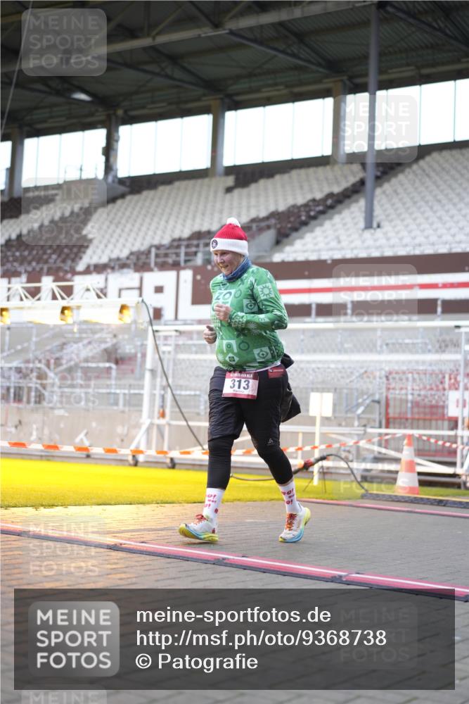 07.12.2025 - St. Pauli X-Mass-Run No. 15 Patografie http://msf.ph/oto/9368738 07.12.2025 11:15:04 Ziel 313, 1623, 1627, 1662, 3133 meine-sportfotos.de