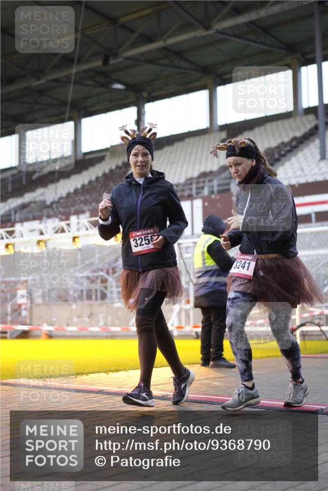 07.12.2025 - St. Pauli X-Mass-Run No. 15 Patografie http://msf.ph/oto/9368790 07.12.2025 11:16:08 Ziel 1800, 1802, 1821, 1825, 2195, 2464, 3241, 3256, 3326 meine-sportfotos.de
