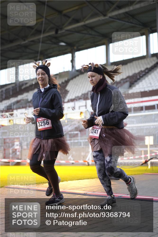 07.12.2025 - St. Pauli X-Mass-Run No. 15 Patografie http://msf.ph/oto/9368794 07.12.2025 11:16:08 Ziel 1800, 1802, 1821, 1825, 2195, 2464, 3241, 3256, 3326 meine-sportfotos.de