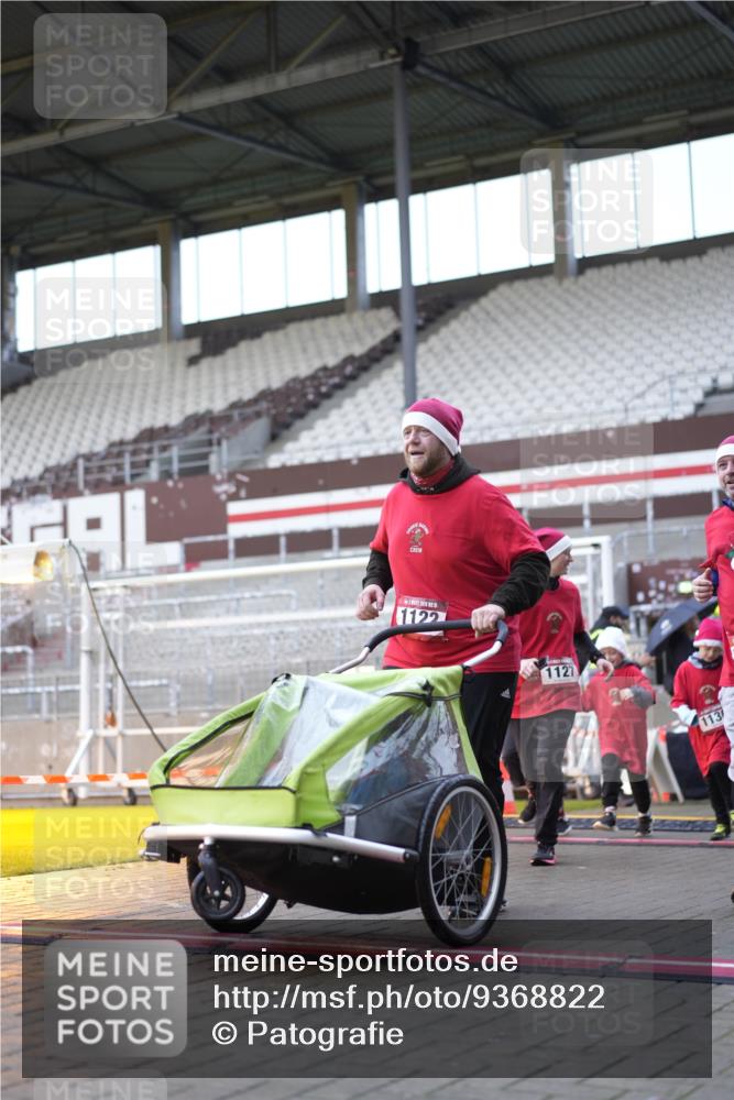 07.12.2025 - St. Pauli X-Mass-Run No. 15 Patografie http://msf.ph/oto/9368822 07.12.2025 11:17:14 Ziel 551, 1122, 1125, 1127, 1130, 1340, 1529, 1531, 1686, 2766, 2846, 2849 meine-sportfotos.de