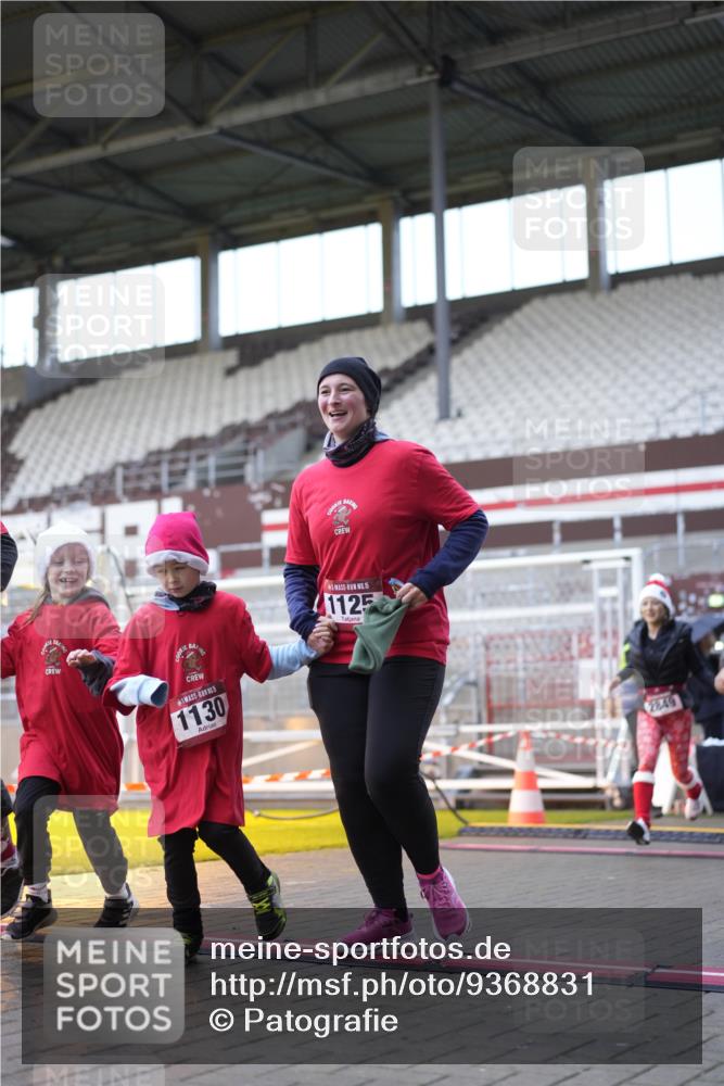 07.12.2025 - St. Pauli X-Mass-Run No. 15 Patografie http://msf.ph/oto/9368831 07.12.2025 11:17:16 Ziel 551, 1122, 1125, 1127, 1130, 1340, 1529, 1531, 1686, 2477, 2766, 2846, 2849 meine-sportfotos.de