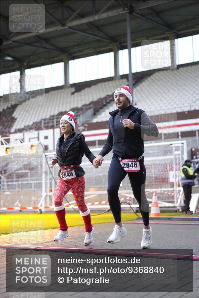 07.12.2025 - St. Pauli X-Mass-Run No. 15 Patografie http://msf.ph/oto/9368840 07.12.2025 11:17:17 Ziel 551, 1122, 1125, 1127, 1130, 1340, 1529, 1531, 1686, 2477, 2766, 2846, 2849 meine-sportfotos.de