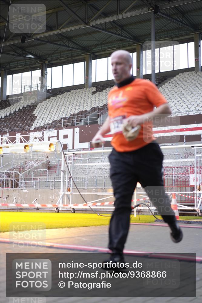 07.12.2025 - St. Pauli X-Mass-Run No. 15 Patografie http://msf.ph/oto/9368866 07.12.2025 11:18:01 Ziel 1325, 1348, 3221, 3327 meine-sportfotos.de