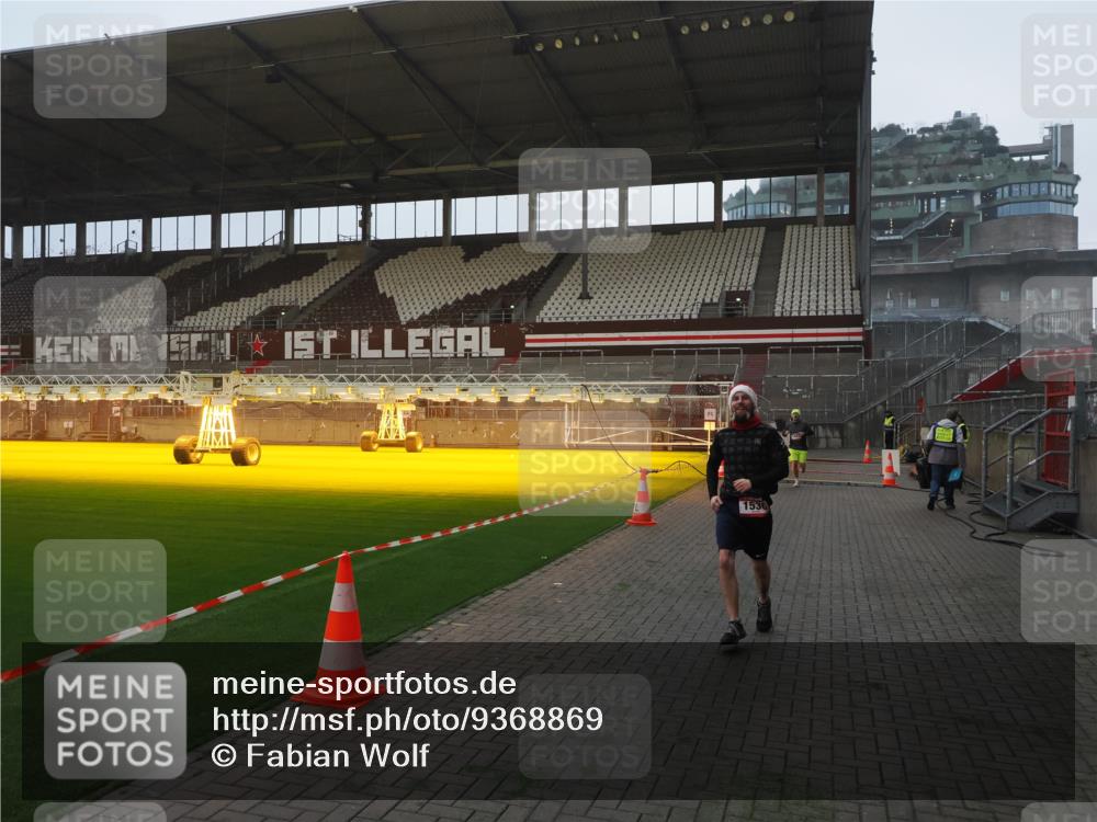 07.12.2025 - St. Pauli X-Mass-Run No. 15 Fabian Wolf http://msf.ph/oto/9368869 07.12.2025 09:56:10 Ziel 1483, 1530 meine-sportfotos.de