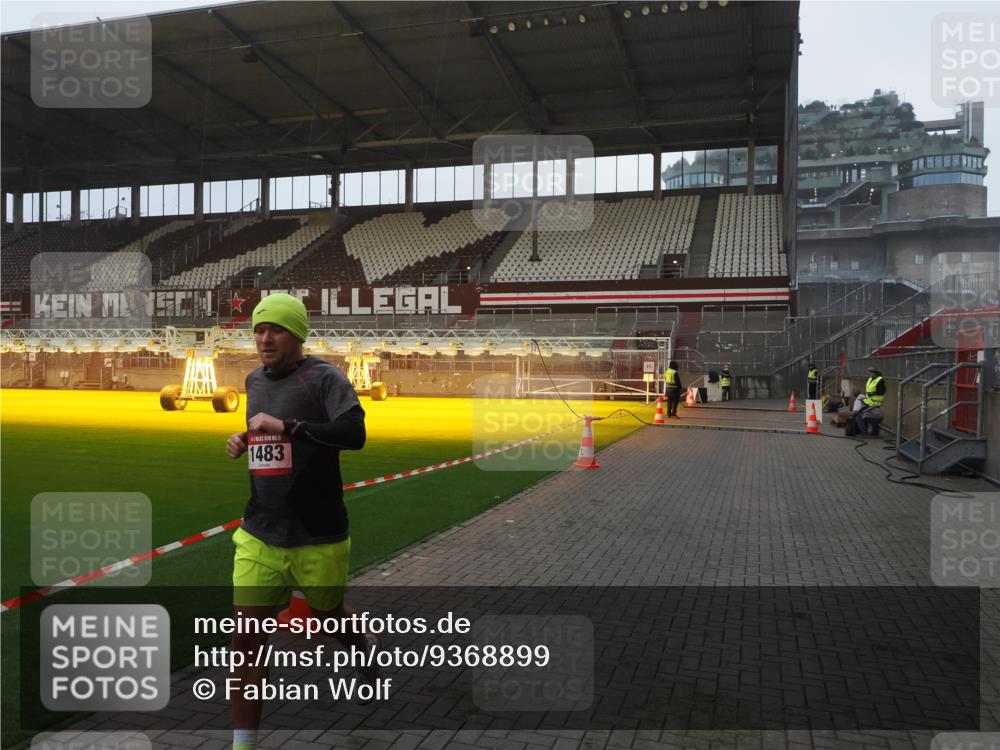 07.12.2025 - St. Pauli X-Mass-Run No. 15 Fabian Wolf http://msf.ph/oto/9368899 07.12.2025 09:56:16 Ziel 1483, 1530 meine-sportfotos.de