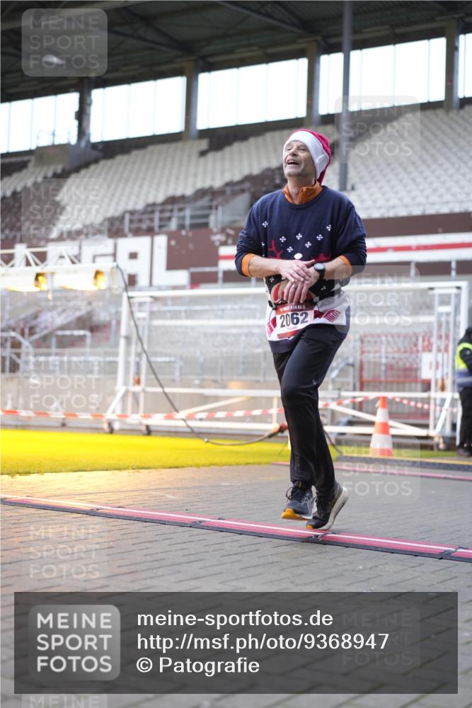07.12.2025 - St. Pauli X-Mass-Run No. 15 Patografie http://msf.ph/oto/9368947 07.12.2025 11:19:19 Ziel 295, 302, 797, 2062, 2597, 2788, 3205 meine-sportfotos.de