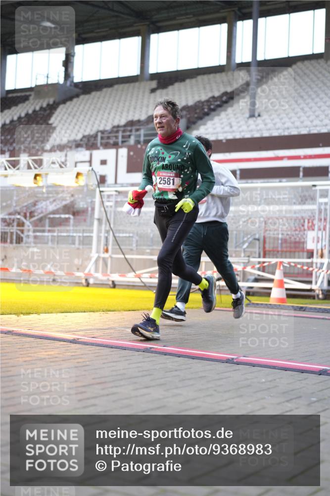 07.12.2025 - St. Pauli X-Mass-Run No. 15 Patografie http://msf.ph/oto/9368983 07.12.2025 11:19:45 Ziel 1336, 1343, 2217, 2581, 2771, 3075, 3160, 3822, 3823 meine-sportfotos.de