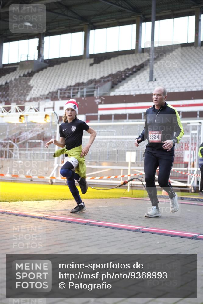 07.12.2025 - St. Pauli X-Mass-Run No. 15 Patografie http://msf.ph/oto/9368993 07.12.2025 11:19:53 Ziel 2217, 2581, 2771, 3075, 3160, 3170, 3324, 3822, 3823 meine-sportfotos.de