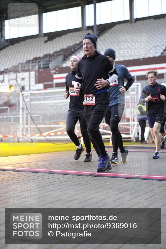 07.12.2025 - St. Pauli X-Mass-Run No. 15 Patografie http://msf.ph/oto/9369016 07.12.2025 11:20:25 Ziel 1020, 1135, 1614, 2132, 2134, 2242, 2305, 3129, 3157, 3309, 4637 meine-sportfotos.de