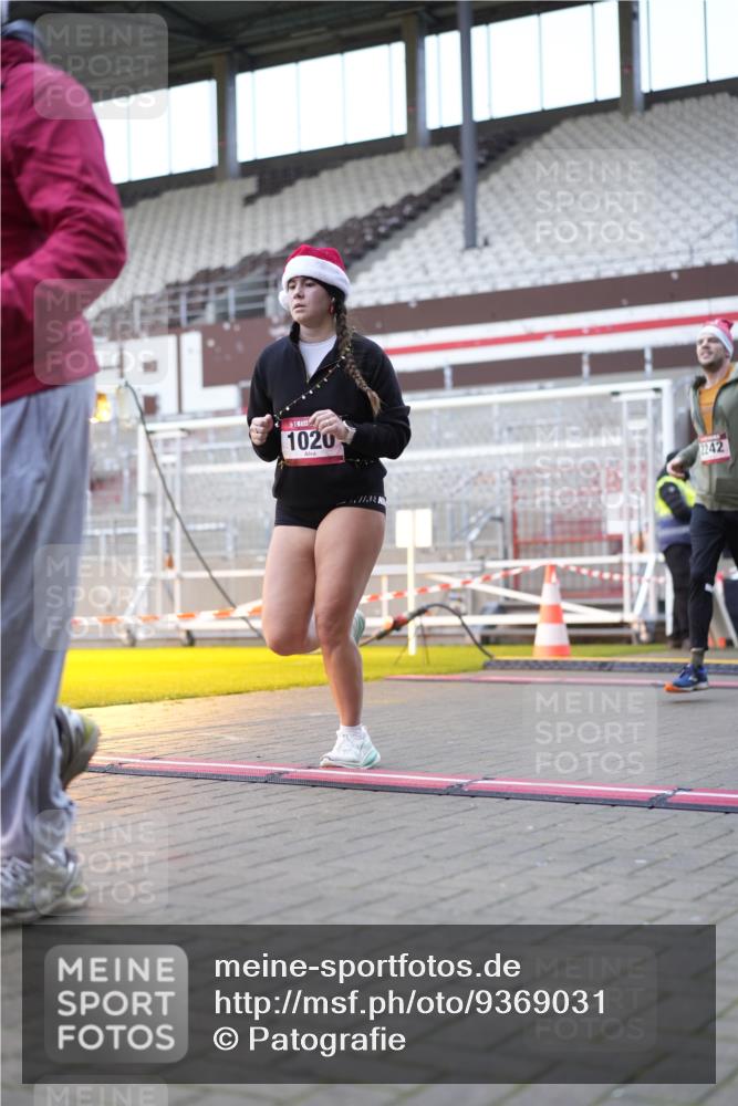 07.12.2025 - St. Pauli X-Mass-Run No. 15 Patografie http://msf.ph/oto/9369031 07.12.2025 11:20:28 Ziel 1020, 1135, 1614, 2132, 2134, 2242, 2305, 3129, 3157, 3309, 4637 meine-sportfotos.de