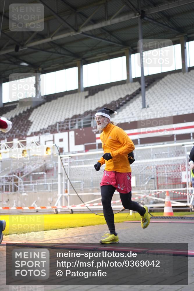 07.12.2025 - St. Pauli X-Mass-Run No. 15 Patografie http://msf.ph/oto/9369042 07.12.2025 11:20:44 Ziel 540, 765, 2242, 2379, 2462, 2601, 3037 meine-sportfotos.de