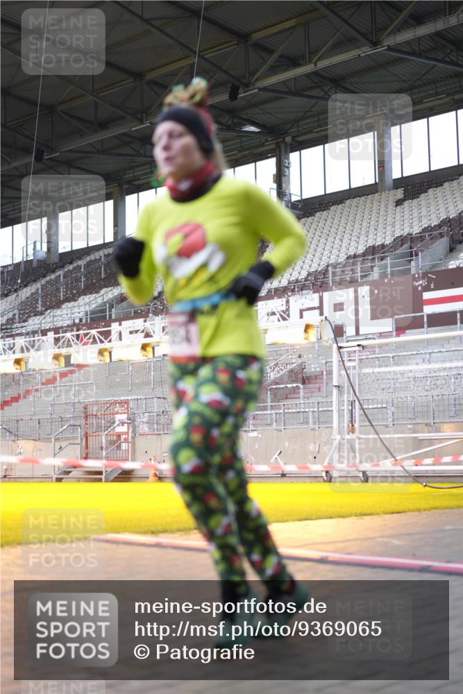 07.12.2025 - St. Pauli X-Mass-Run No. 15 Patografie http://msf.ph/oto/9369065 07.12.2025 11:20:58 Ziel 540, 765, 2379, 2462, 2601, 2854, 3037 meine-sportfotos.de