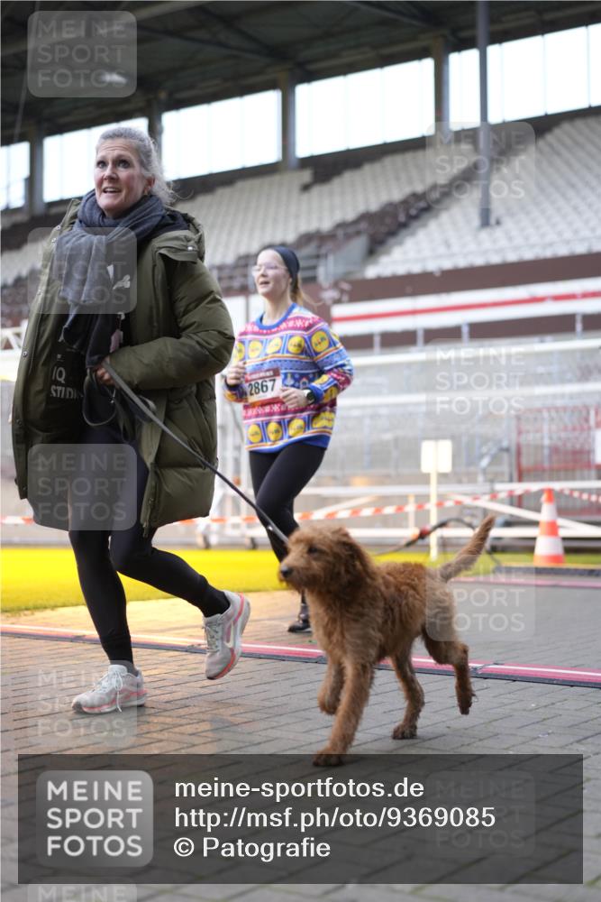 07.12.2025 - St. Pauli X-Mass-Run No. 15 Patografie http://msf.ph/oto/9369085 07.12.2025 11:21:09 Ziel 2375, 2376, 2854, 2867, 3135, 3220, 3283 meine-sportfotos.de