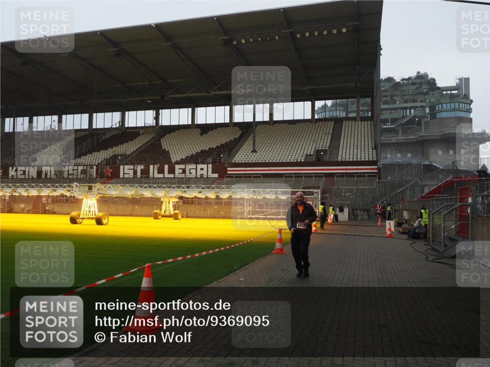 07.12.2025 - St. Pauli X-Mass-Run No. 15 Fabian Wolf http://msf.ph/oto/9369095 07.12.2025 09:57:18 Ziel 3320, 4032 meine-sportfotos.de