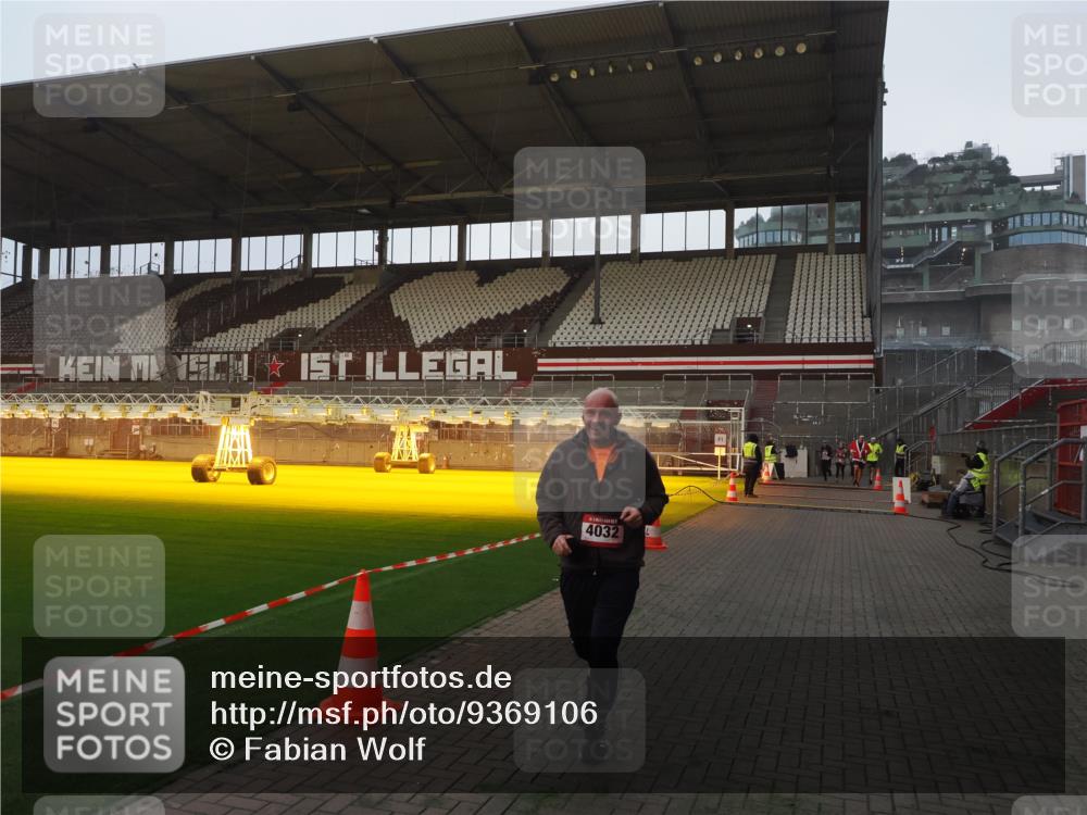 07.12.2025 - St. Pauli X-Mass-Run No. 15 Fabian Wolf http://msf.ph/oto/9369106 07.12.2025 09:57:19 Ziel 3320, 4032 meine-sportfotos.de
