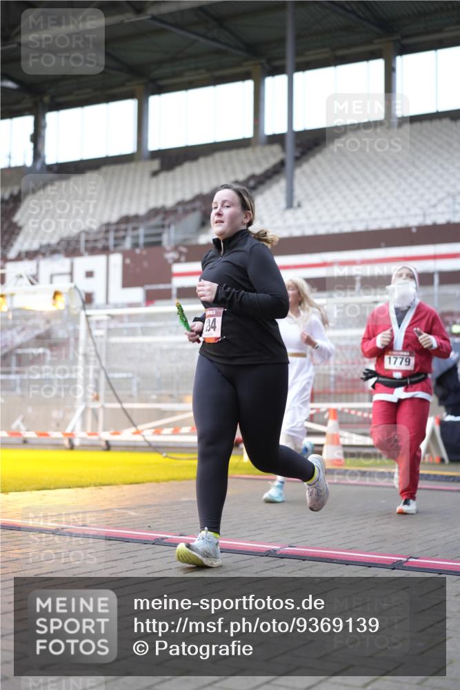 07.12.2025 - St. Pauli X-Mass-Run No. 15 Patografie http://msf.ph/oto/9369139 07.12.2025 11:21:48 Ziel 1284, 1297, 1775, 1779, 1904, 1939 meine-sportfotos.de