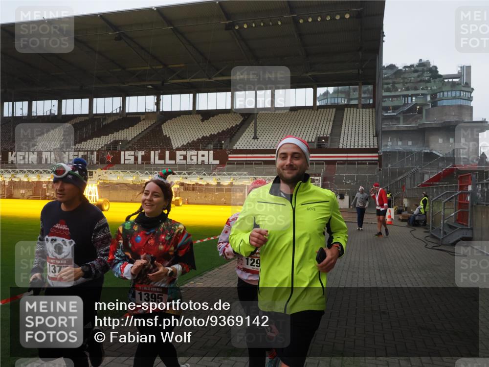 07.12.2025 - St. Pauli X-Mass-Run No. 15 Fabian Wolf http://msf.ph/oto/9369142 07.12.2025 09:57:30 Ziel 632, 1292, 1293, 1377, 1395, 2678 meine-sportfotos.de