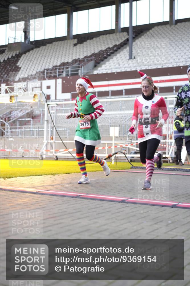 07.12.2025 - St. Pauli X-Mass-Run No. 15 Patografie http://msf.ph/oto/9369154 07.12.2025 11:21:59 Ziel 1284, 1297, 1775, 1779, 1904, 3474, 3475, 3820, 3821 meine-sportfotos.de
