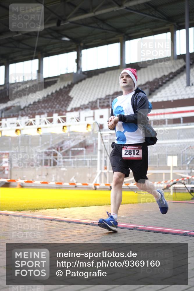 07.12.2025 - St. Pauli X-Mass-Run No. 15 Patografie http://msf.ph/oto/9369160 07.12.2025 11:22:14 Ziel 2812, 3474, 3475, 3820, 3821 meine-sportfotos.de