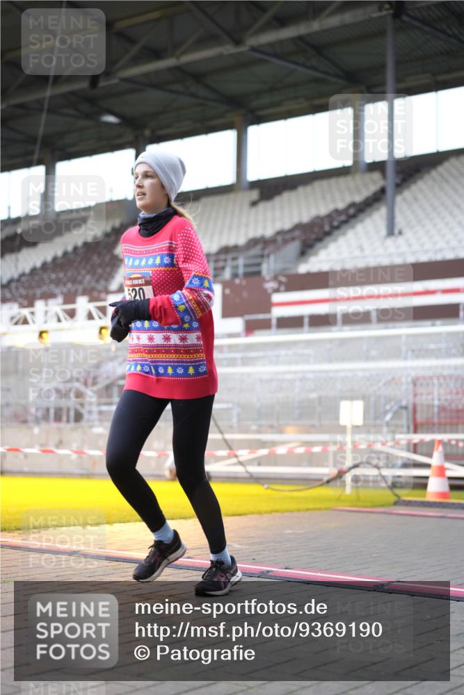 07.12.2025 - St. Pauli X-Mass-Run No. 15 Patografie http://msf.ph/oto/9369190 07.12.2025 11:22:30 Ziel 520, 1018, 1349, 1391, 1431, 2550, 2557, 2985, 3127 meine-sportfotos.de