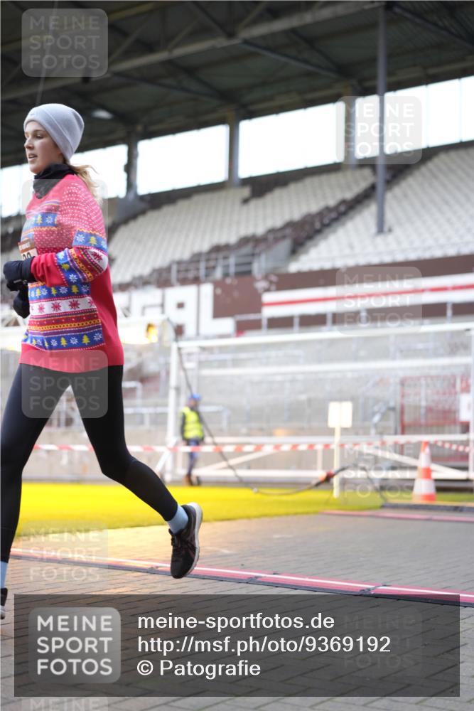 07.12.2025 - St. Pauli X-Mass-Run No. 15 Patografie http://msf.ph/oto/9369192 07.12.2025 11:22:30 Ziel 520, 1018, 1349, 1391, 1431, 2550, 2557, 2985, 3127 meine-sportfotos.de