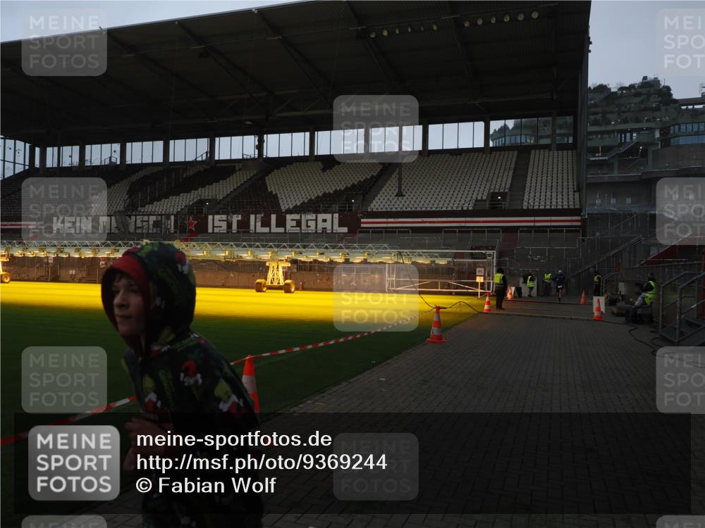 07.12.2025 - St. Pauli X-Mass-Run No. 15 Fabian Wolf http://msf.ph/oto/9369244 07.12.2025 09:57:47 Ziel 2984, 4030 meine-sportfotos.de